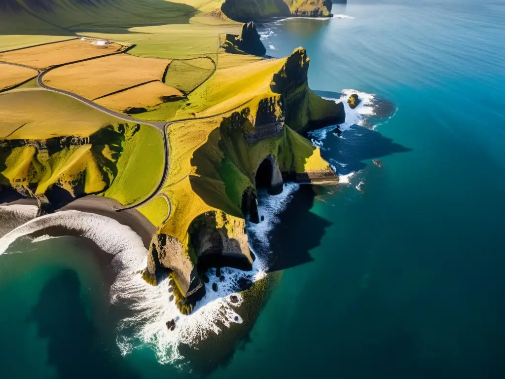 Espectacular costa de Islandia con misterios de la Iglesia Hundida y paisaje dorado